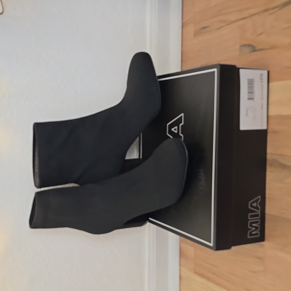 NIB Sock Booties